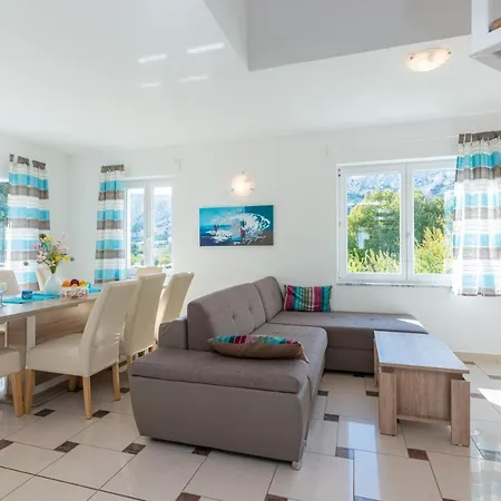 Beautiful Lovorka 6 , Baska, Krk Apartment *