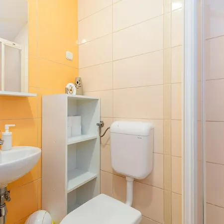 Beautiful Lovorka 6 , Baska, Krk Apartment Baška