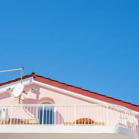 Apartment Beautiful Lovorka 6 , Baska, Krk