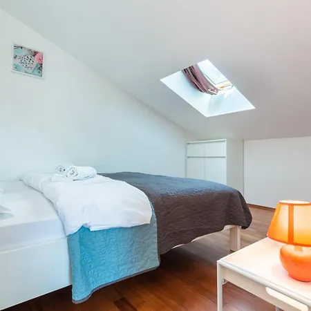 Beautiful Lovorka 6 , Baska, Krk Apartment *