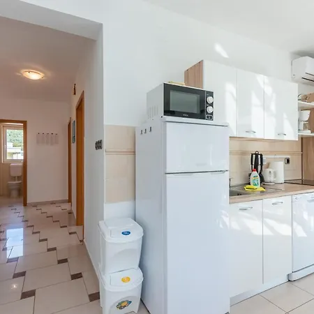 Beautiful Lovorka 6 , Baska, Krk Appartamento